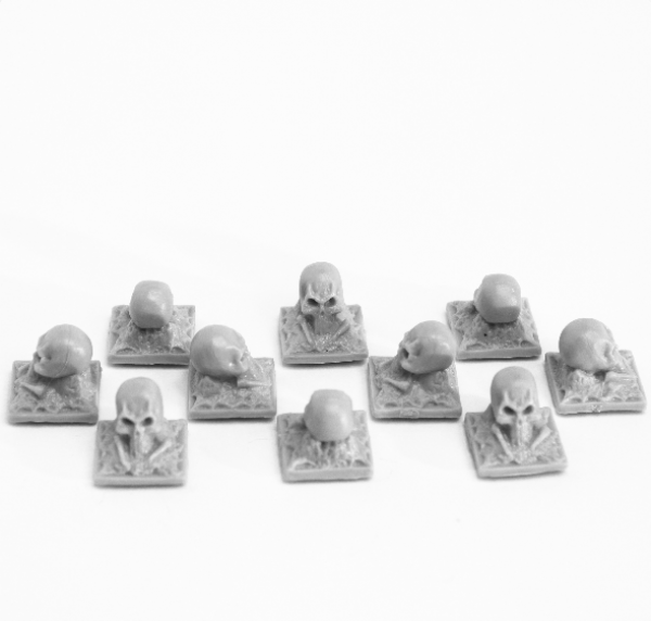 Reaper Bones Classic: Graveyard Finial - Skulls (10)