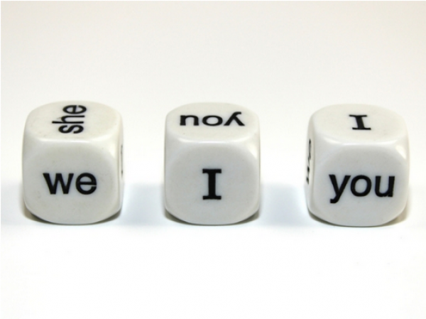 Pronoun English 16mm d6 White/black (1)