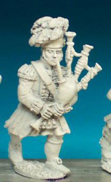 Front Rank Miniatures: BN109 Highland Command - Piper (6 figures)