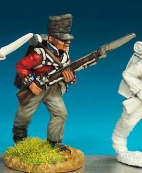 Front Rank Miniatures: BN5 British Infantryman - Centre Company - Belgic Shako - Advancing, Covered 