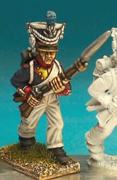 Front Rank Miniatures: DWN3 Fusilier In Czapka - Duchy Of Warsaw - Advancing High Porte (6 figures)