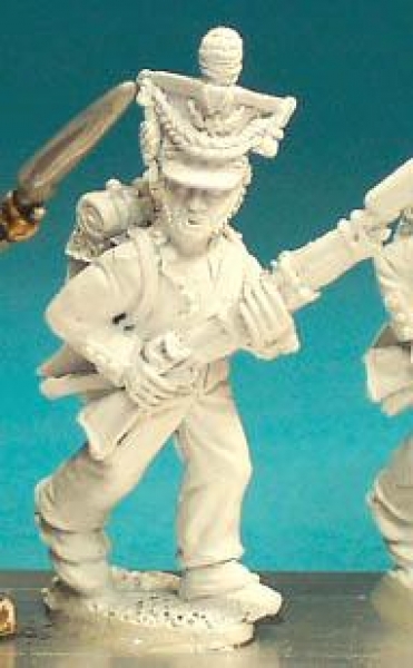 Front Rank Miniatures: DWN4 Fusilier In Czapka - Duchy Of Warsaw - Advancing High Porte Head Turned 