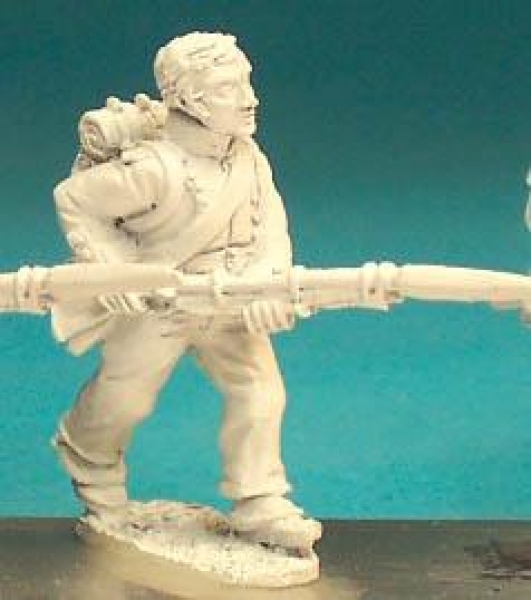Front Rank Miniatures: DWN6 Fusilier In Czapka - Duchy Of Warsaw - Advancing Low Porte, Barehead (6 
