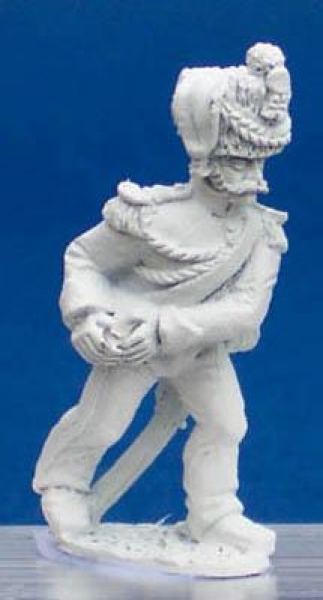 Front Rank Miniatures: DWNA15 Polish Horse Artilleryman In Colpack Post 1810 - Gunner Advancing With