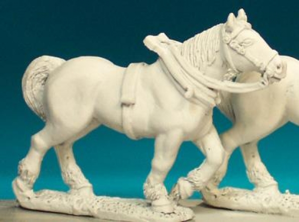 Front Rank Miniatures: EH1A Heavy Draft Horse, Head Forward (6 horses)