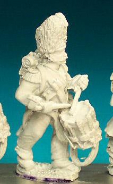 Front Rank Miniatures: FN147 Grenadier Drummer - Advancing, Campaign Dress And Bearskin (6 figures)