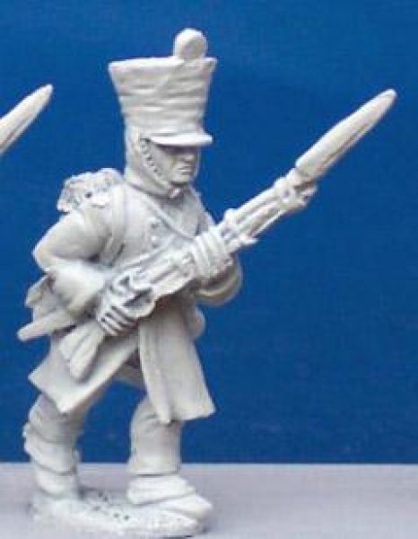 Front Rank Miniatures: FN20 Fusilier (1812-1815) - Advancing Greatcoat, Weatherproof Shako With Ear 