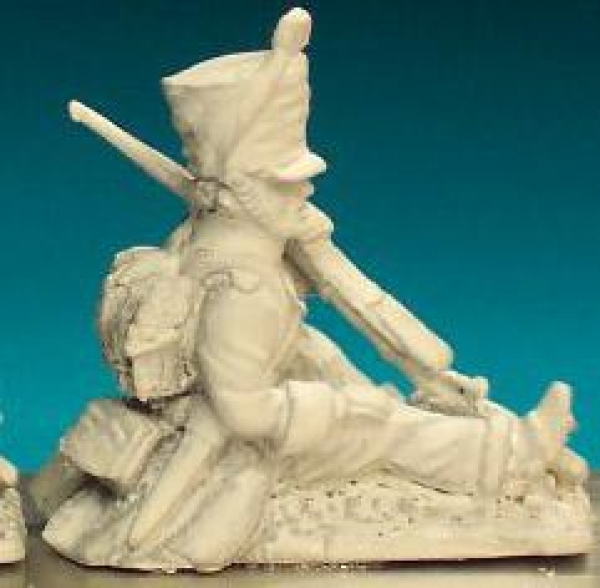 Front Rank Miniatures: FN40 Fusilier (1812-1815) - Sitting Wounded, Greatcoat, Weatherproof Shako (6