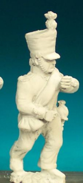 Front Rank Miniatures: FN88 Standard Bearer (1812-1815) - In Surtout And Weatherproof Shako (6 figur