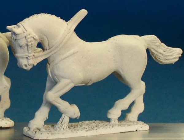 Front Rank Miniatures: HV10B Heavy Cavalry Horse - Cantering Arched Neck (6 horses)