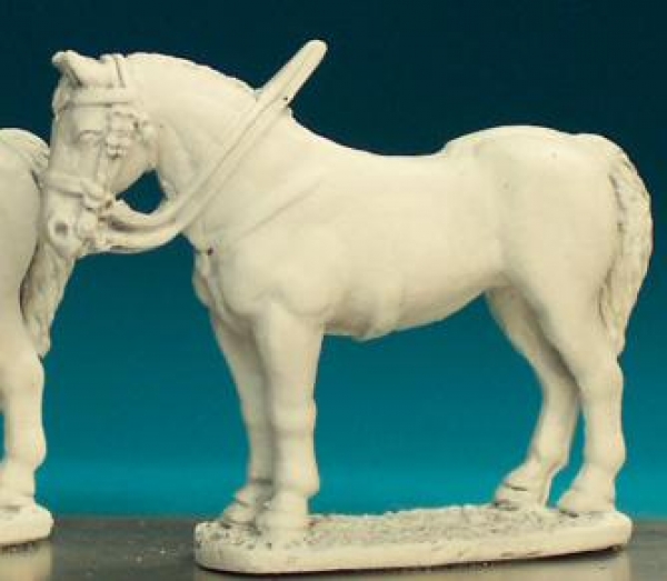 Front Rank Miniatures: HV1B Heavy Cavalry Horse - Standing, Head Up (6 horses)