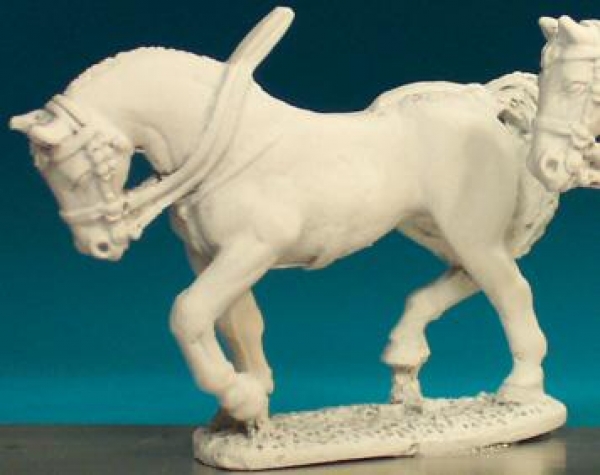 Front Rank Miniatures: HV3A Heavy Cavalry Horse - Trotting, Arched Neck (6 horses)