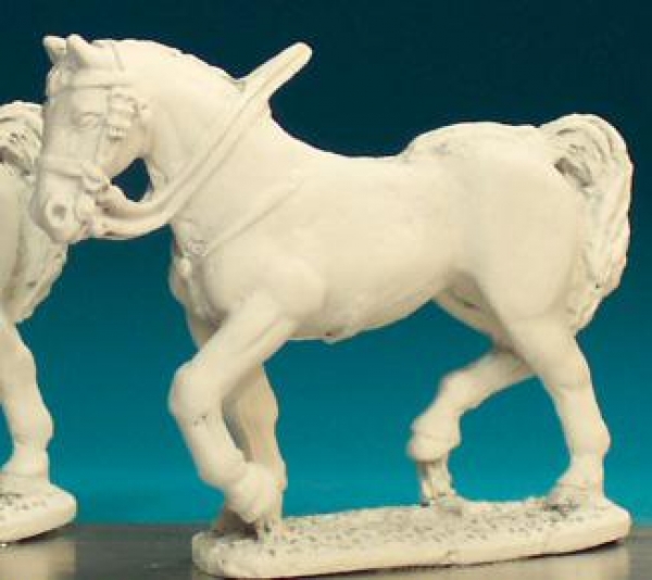 Front Rank Miniatures: HV3B Heavy Cavalry Horse - Trotting, Head Up (6 horses)
