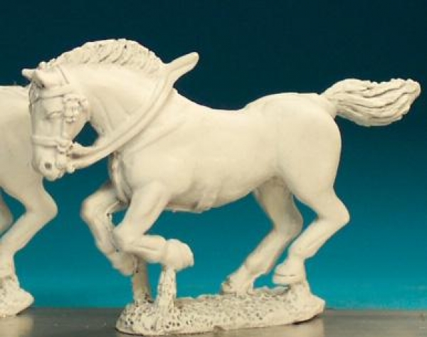 Front Rank Miniatures: HV4B Heavy Cavalry Horse - Galloping, Legs Gathered In, Head Back (6 horses)