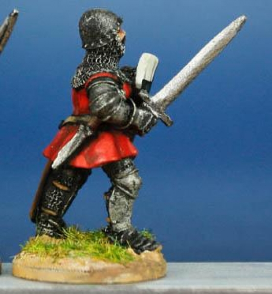Front Rank Miniatures: HW30 Dismounted Man At Arms - Standing With Sword & Shield - Short Surcoat & 