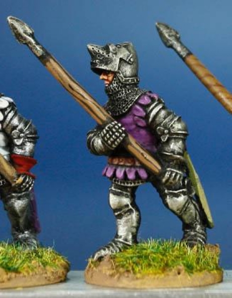 Front Rank Miniatures: HW35 Dismounted Man At Arms - Advancing With Short Lance - Jupon & Houndskull