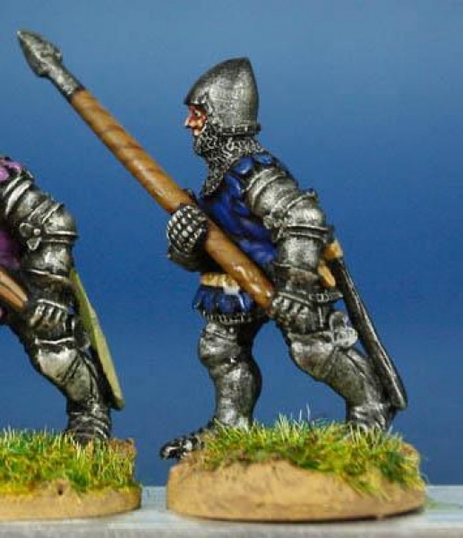 Front Rank Miniatures: HW36 Dismounted Man At Arms - Advancing With Short Lance - Jupon & Bascinet (