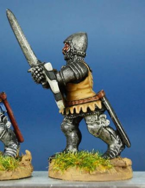 Front Rank Miniatures: HW39 Dismounted Man At Arms - Advancing With Sword And Shield - Jupon & Basci