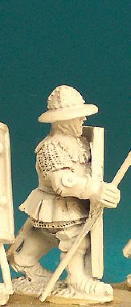 Front Rank Miniatures: HW97 Pavesier Advancing Spear At Port - Livery Tunic & Kettle Hat (6 figures)