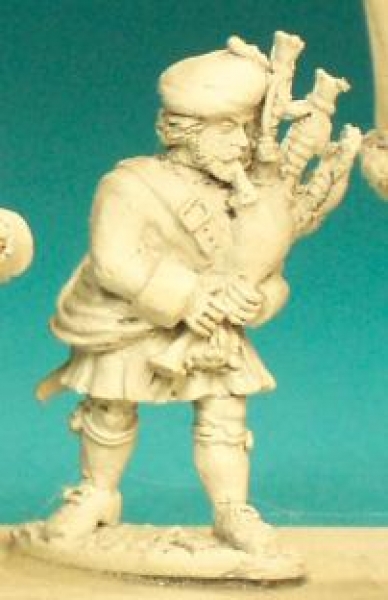 Front Rank Miniatures: JA26 Piper Standing. In Jacket & Plaid (6 figures)