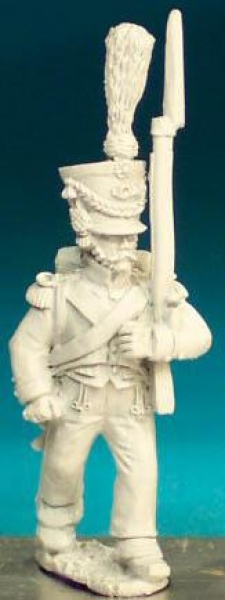 Front Rank Miniatures: NN76 Flanquer - Marching - 2nd Regt In Shako, With Cords And Plume (6 figures
