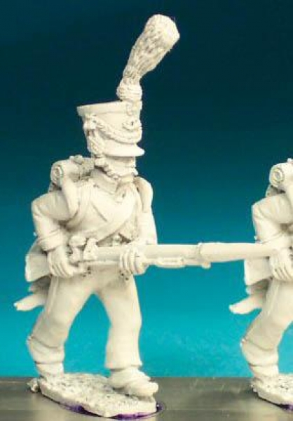 Front Rank Miniatures: NN82 Flanquer - Advancing Low Porte - 1st Regt In Shako, With Cords And Plume