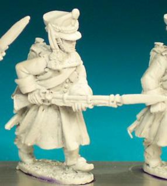 Front Rank Miniatures: RN42 Musketeer / Jager In Greatcoat - Advancing With Leveled Musket (6 figure