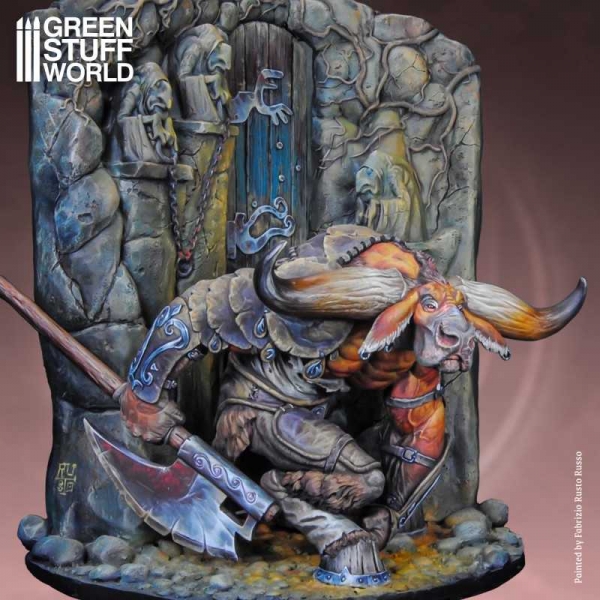 Green Stuff World: Journeyman Miniatures - Minotaur